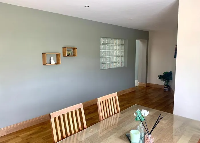 Beyond The Waters Edge Feriehus